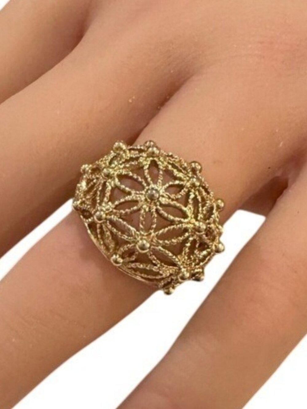 Avon Signed Ring Vintage Gold Tone Dome Filigree Floral Size 5